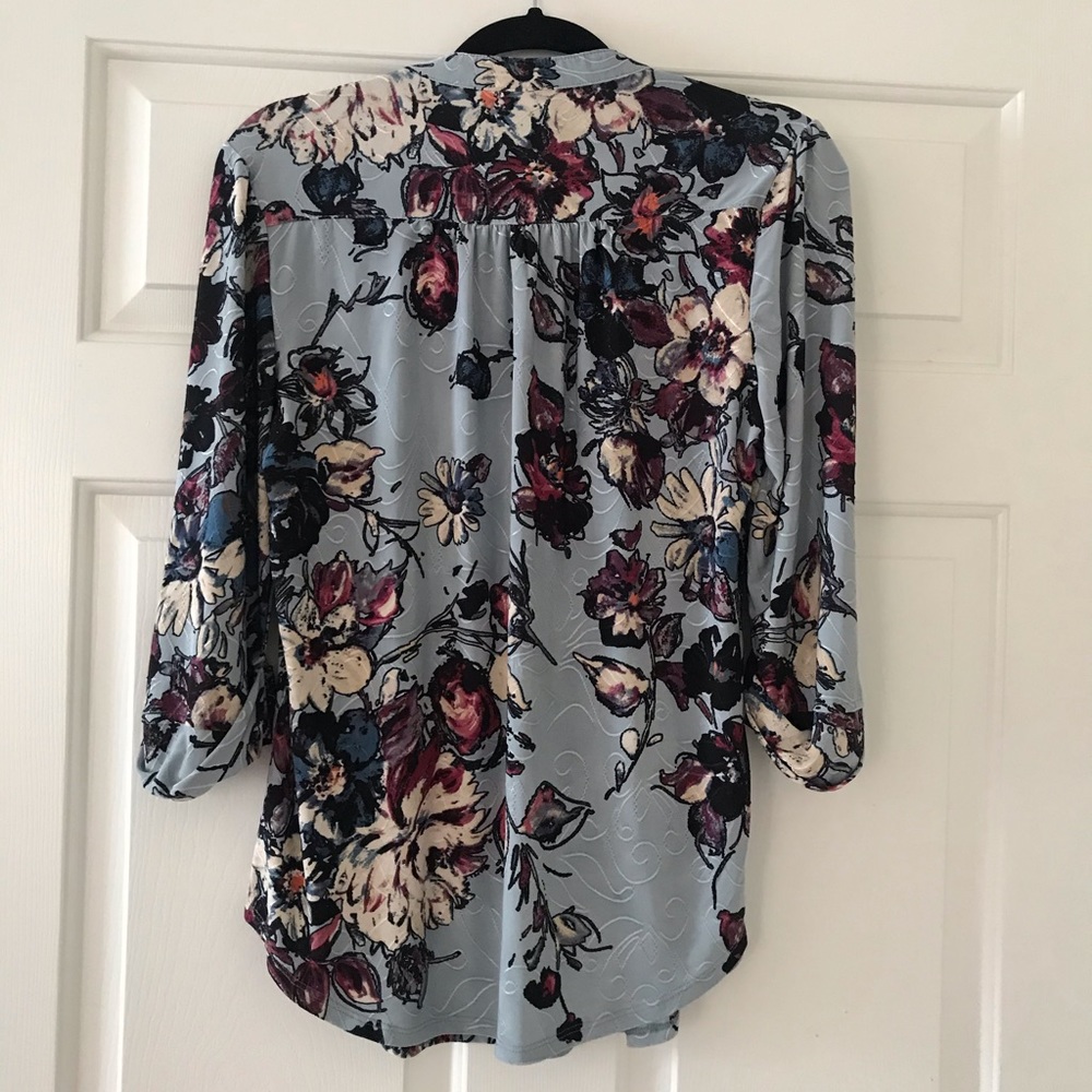 Button down blouse - Picture 2 of 2